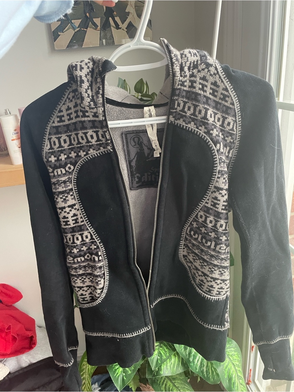 Rare Vintage lululemon athletica Black and Gray Patterned Zip Hoodie